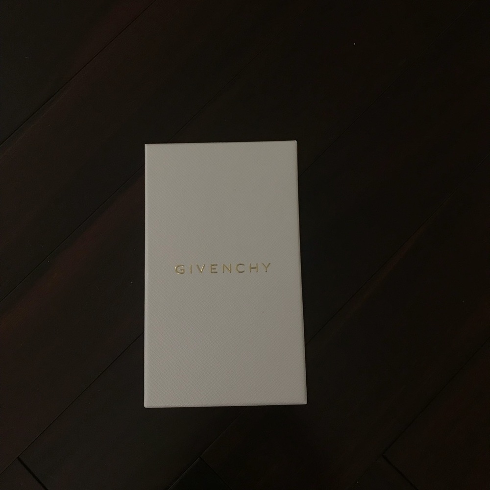 Givenchy Box - Picture 6 of 7